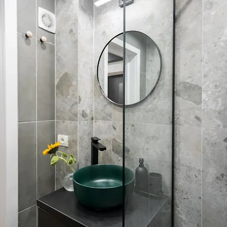 דירה Sunny 2br Flat - Location - Center