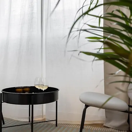 Sunny 2br Flat - Location - Center בוקרשט
