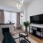 Sunny 2br Flat - Location - Center