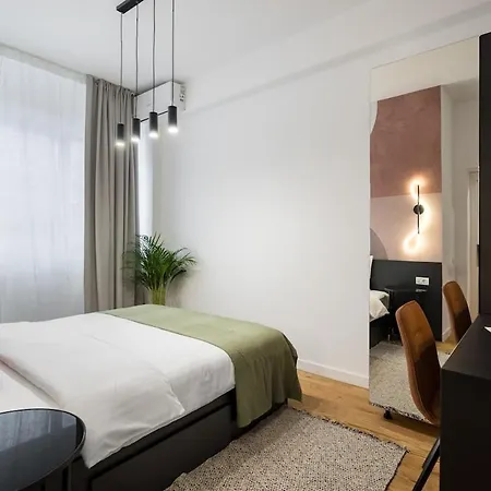 Sunny 2br Flat - Location - Center