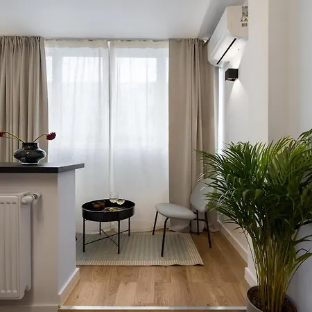 Sunny 2br Flat - Location - Center Βουκουρέστι