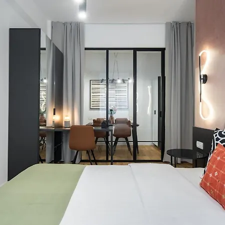 Sunny 2br Flat - Location - Center