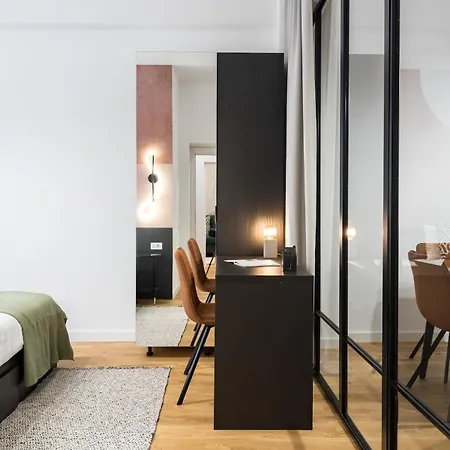 Sunny 2br Flat - Location - Center