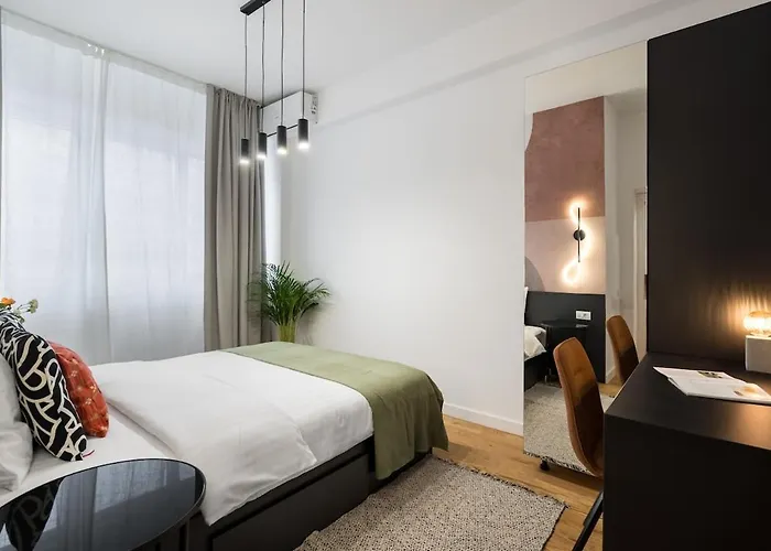 Sunny 2br Flat - Location - Center