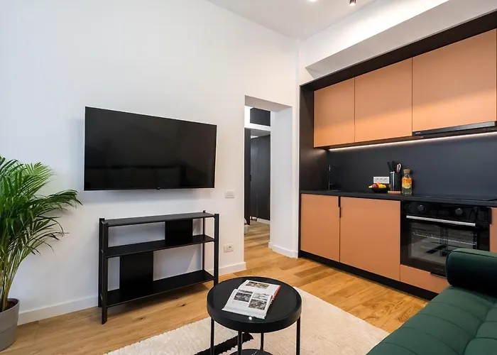 Sunny 2br Flat - Location - Center