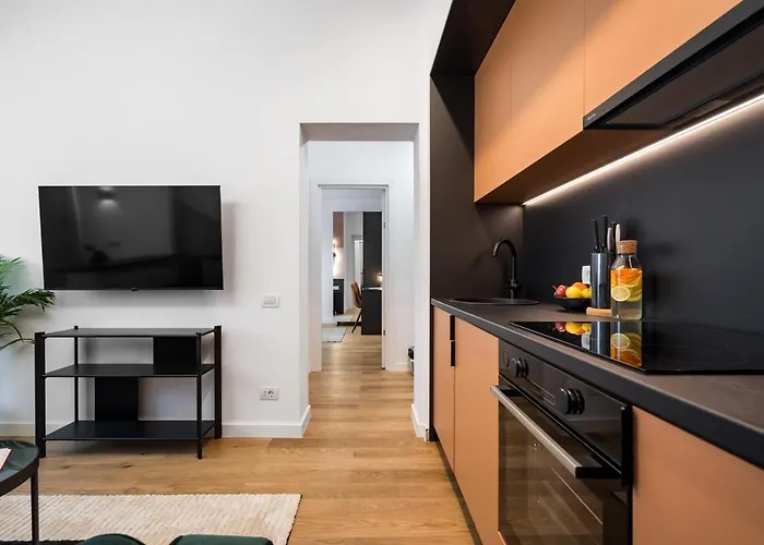 Sunny 2br Flat - Location - Center بوخارست