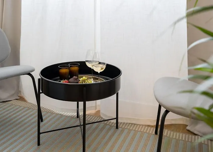 Sunny 2br Flat - Location - Center شقة *