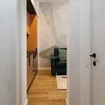 Sunny 2br Flat - Location - Center