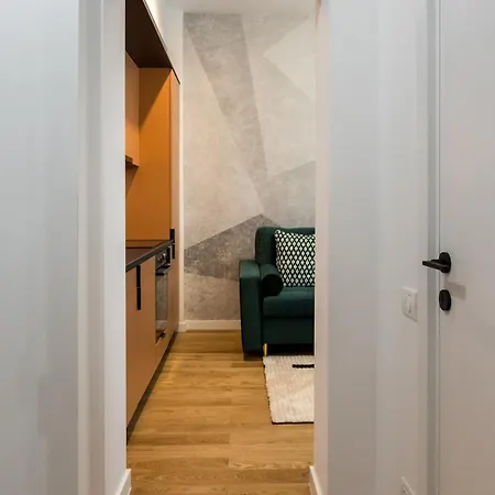 Sunny 2br Flat - Location - Center