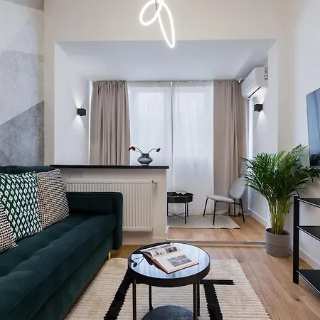 Sunny 2br Flat - Location - Center *