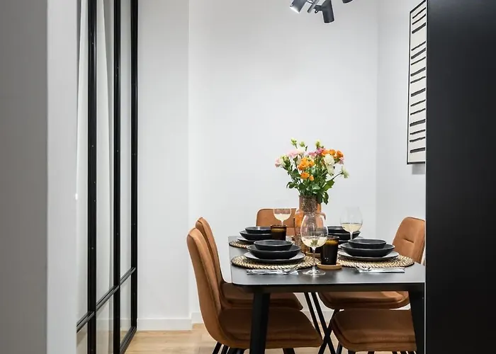 Sunny 2br Flat - Location - Center *